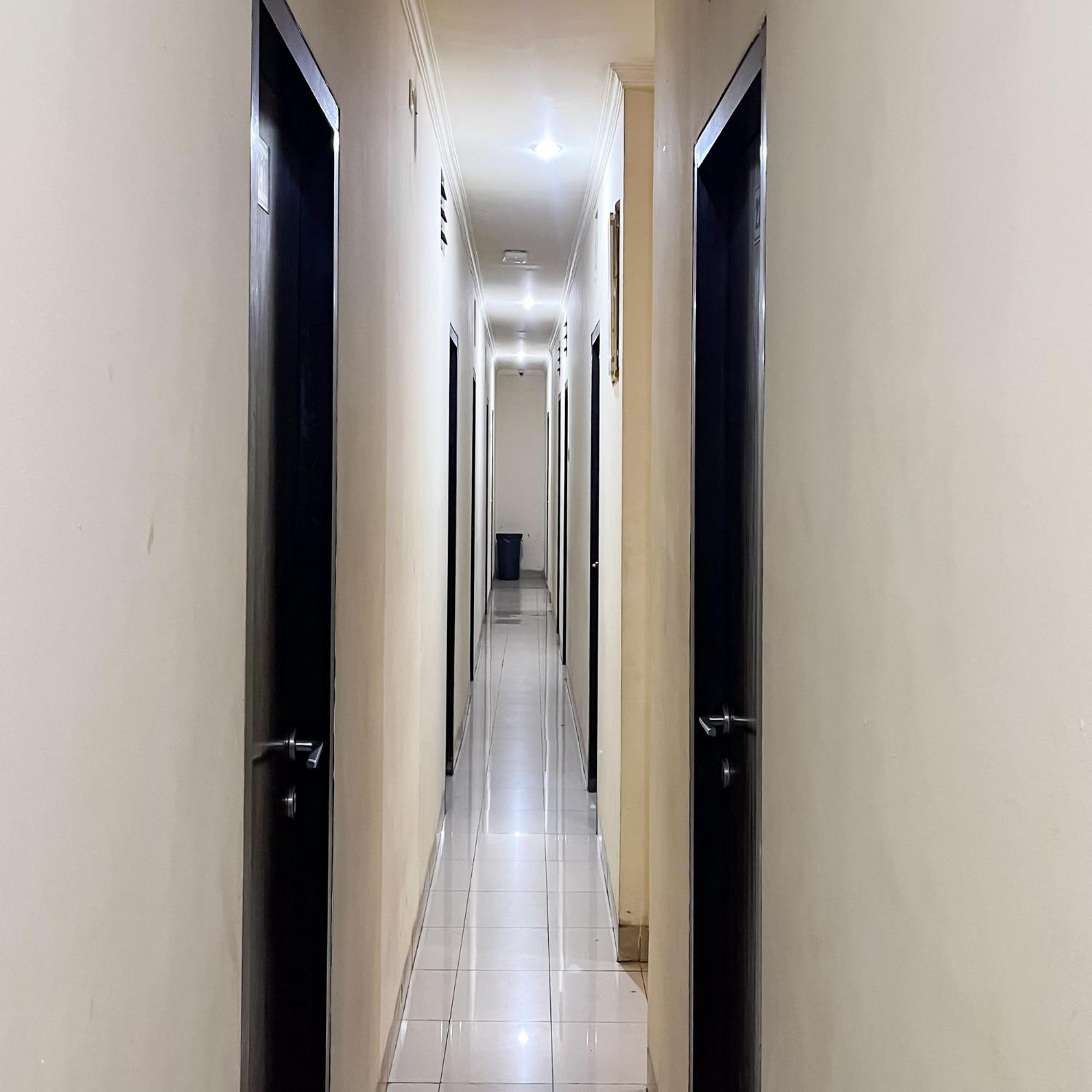 Arcadia Rooms Redpartner Jakarta Luaran gambar
