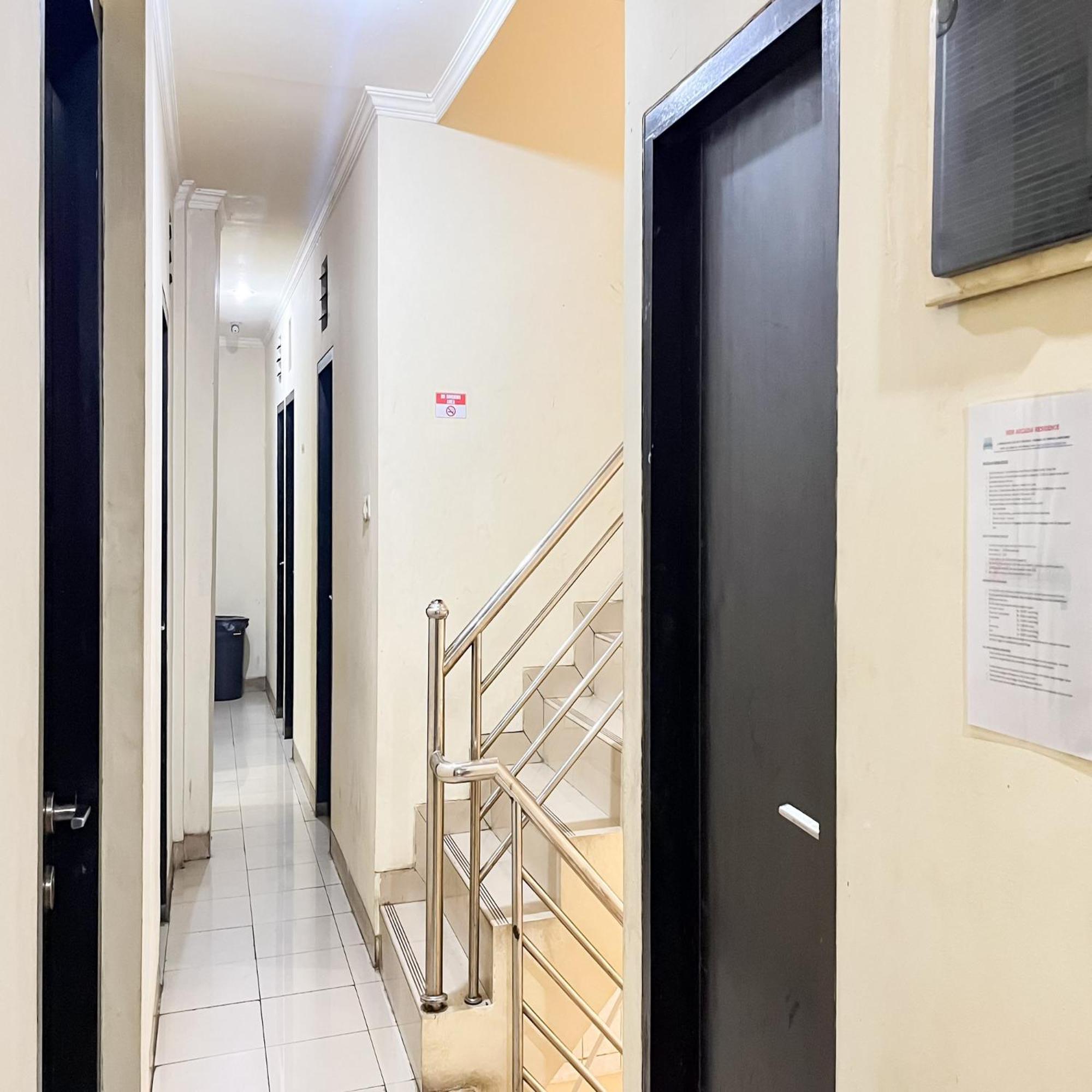 Arcadia Rooms Redpartner Jakarta Luaran gambar