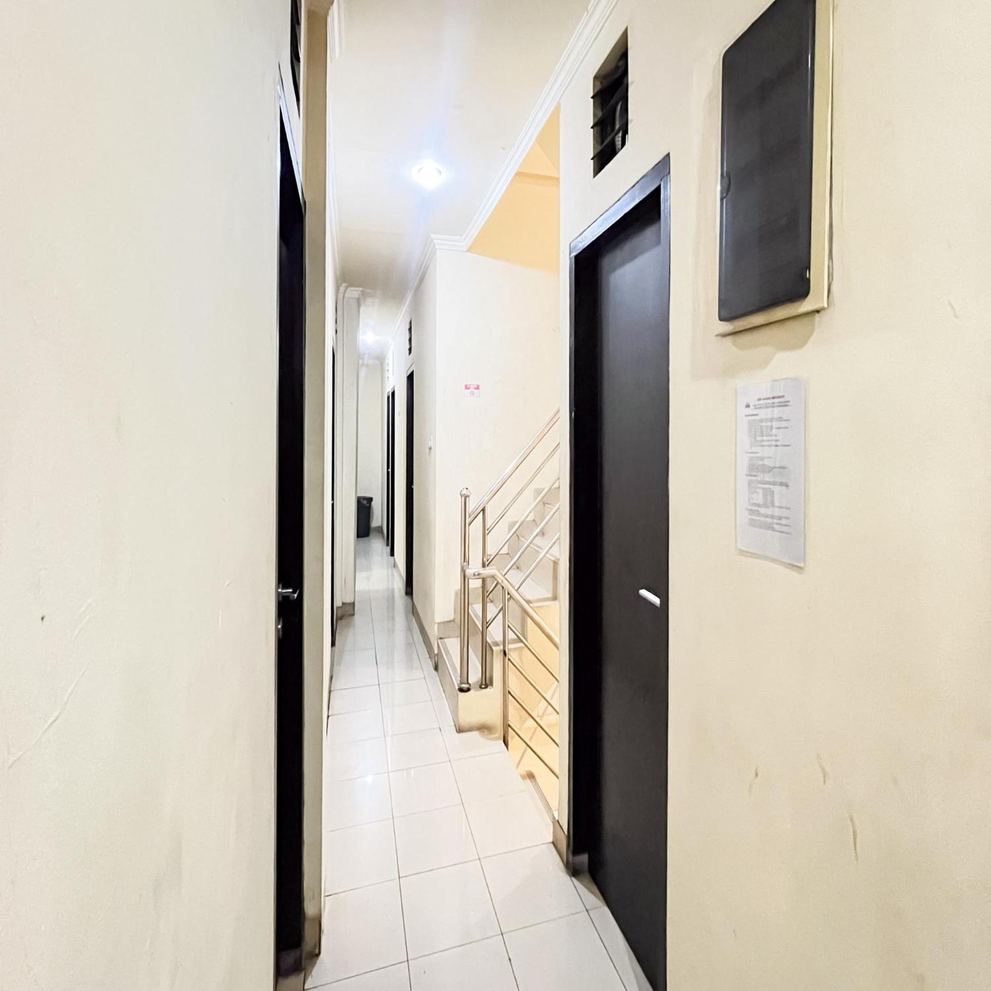 Arcadia Rooms Redpartner Jakarta Luaran gambar